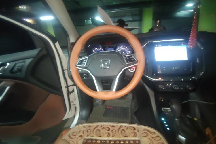 Used JMC Yusheng S350 2016 2.0T Automatic All-Wheel Drive Gasoline Luxury Version with Sunroof 5 Seats Steering Wheel