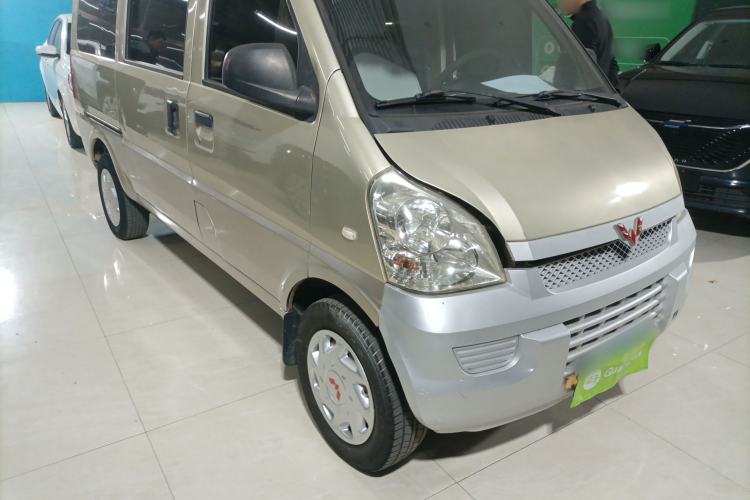 Used Wuling Rongguang 2011 1.2L Base Version
