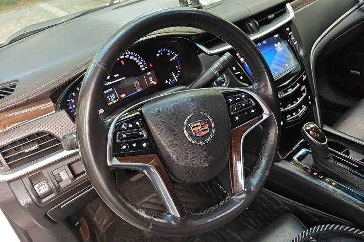 Used Cadillac XTS 2013 28T Luxury Model
