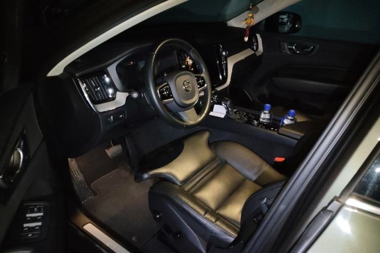 Used Volvo XC60 2020 T5 4x4 Smart Luxury Edition