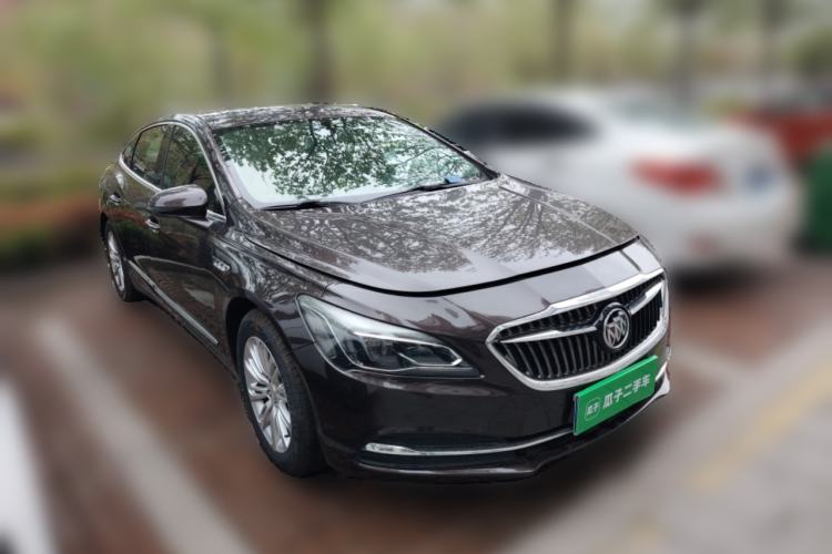 Used Buick LaCrosse 2018 20T Elite Edition Front Right 45 Deg