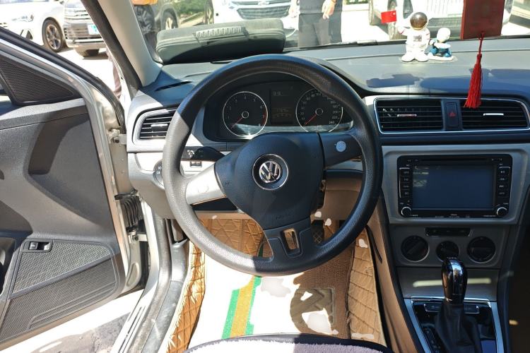 Used Volkswagen Lavida 2013 Revised Version 1.4 TSI DSG Comfort Edition Steering Wheel