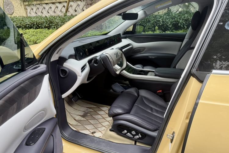 Used IM LS7 2023 100kWh Pro All-Wheel-Drive Version
