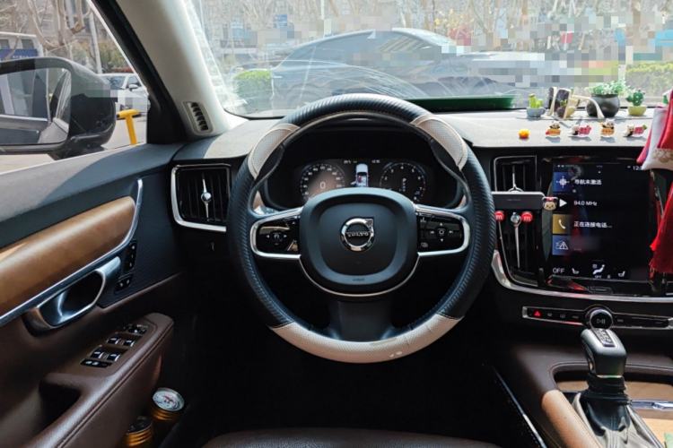 Used Volvo S90 2020 T5 Zhiyi Luxury Edition
