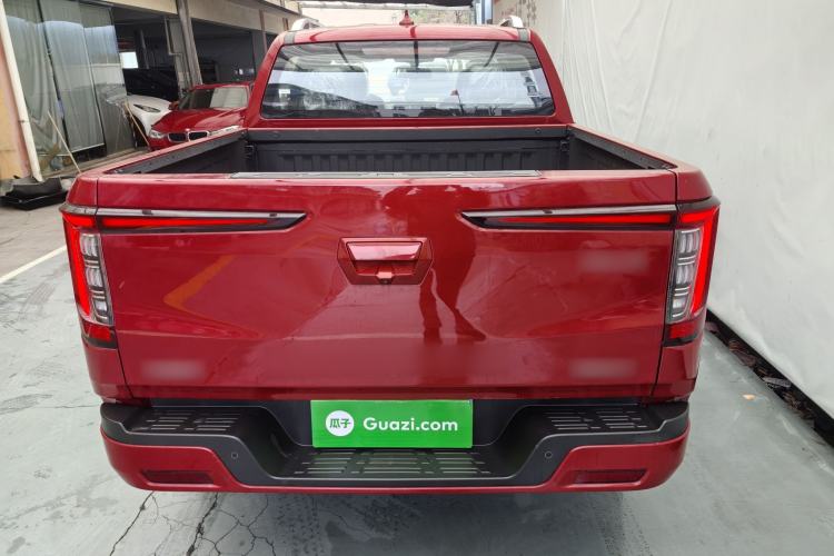 Used Sinotruk BOLDEN 2024 Passenger Version 2.0T Automatic Diesel 4x4 Standard Wheelbase Luxury Edition