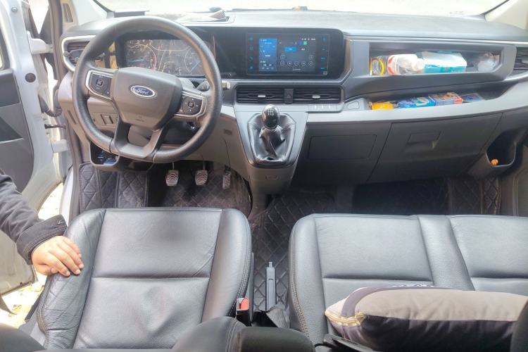 Used Ford Transit 2023 2.0T Diesel Manual Multifunction Commercial Vehicle Short Wheelbase Low Roof 5/6 Seats Center Console