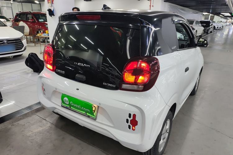 Used Roewe Clever 2021 302 km New Four-Seater Super-Efficient Version Rear Right 45 Deg