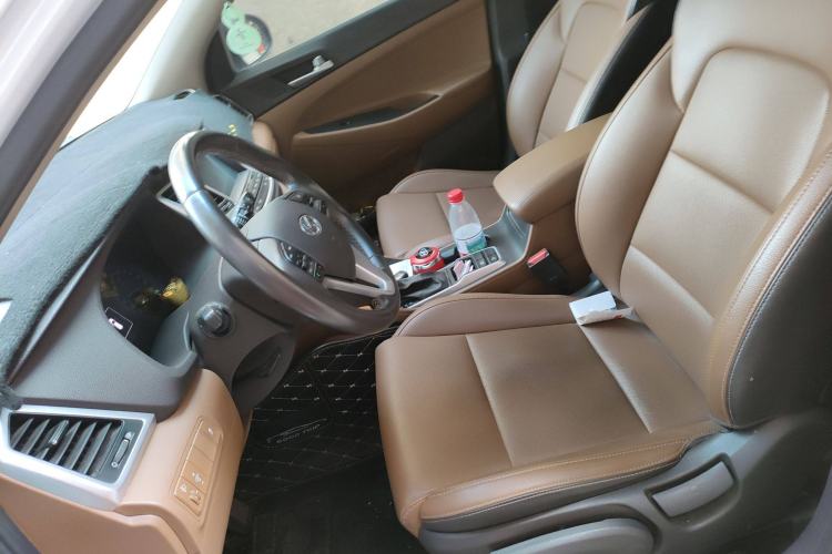 Used Hyundai Tucson 2015 1.6T Dual-Clutch Two-Wheel-Drive Smart Model Left Front Seat