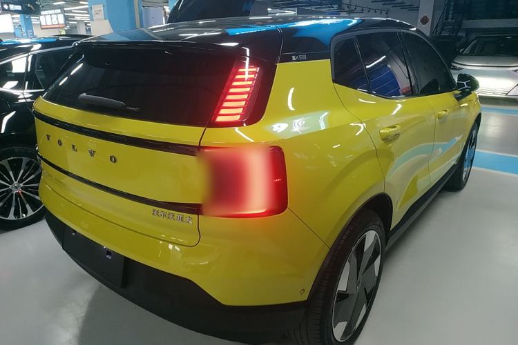 Used Volvo EX30 2025 Rear-Drive Long-Range Version Ultra
