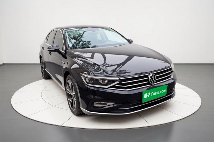 Used Volkswagen Magotan 2021 330TSI DSG 30th Anniversary Edition Exterior 2