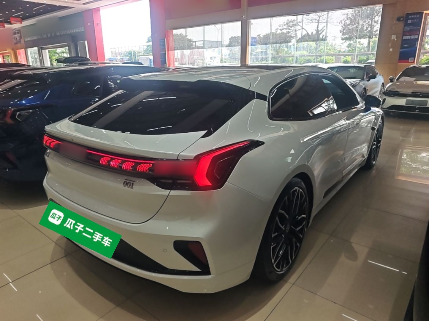 Zeekr 001 2024 YOU Edition 100 kWh All-Wheel Drive — снимка 6