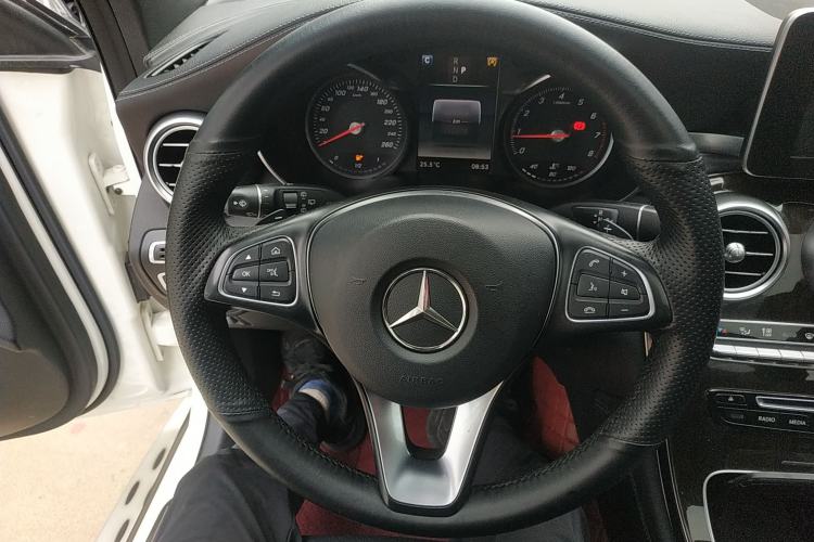 Used Mercedes-Benz GLC 2019 GLC 260 L 4MATIC Dynamic Model Steering Wheel