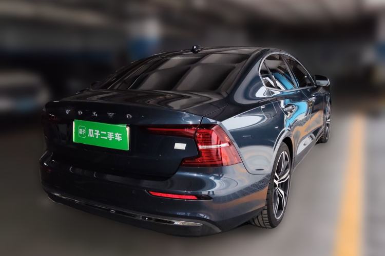 Used Volvo S60 New Energy 2024 T8 All-Wheel Drive Long-Range Zhiyi Luxury Edition
