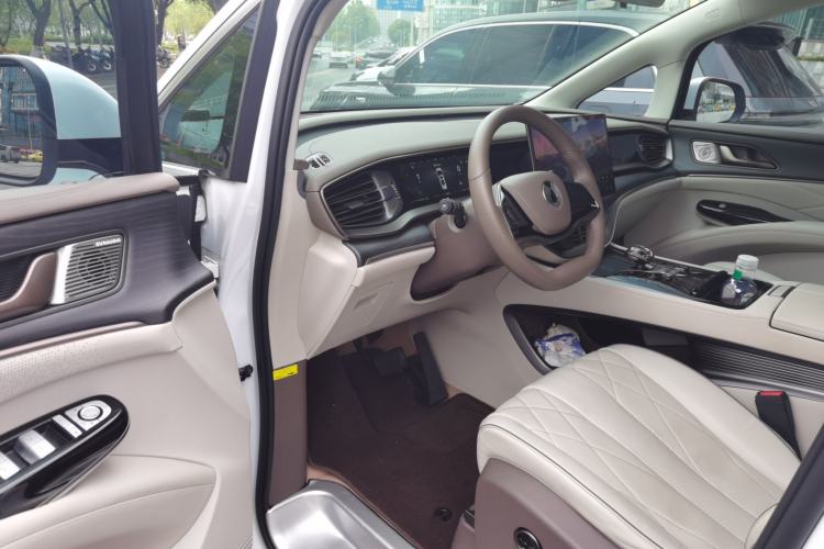 Used Denza D9 2022 DM-i 970 Four-Wheel Drive Prestige Model