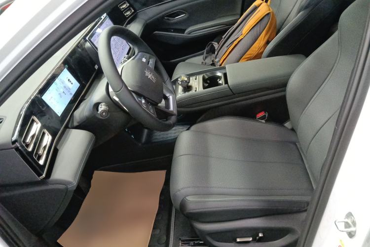 Used BYD Qin L 2025 DM-i Smart Drive 120KM Superior Model
