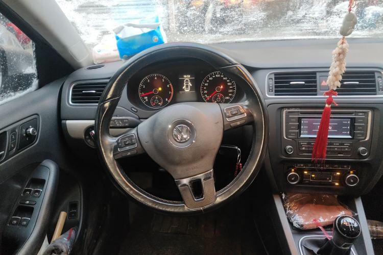 Used Volkswagen Sagitar 2012 1.4TSI Manual Luxury Model Steering Wheel
