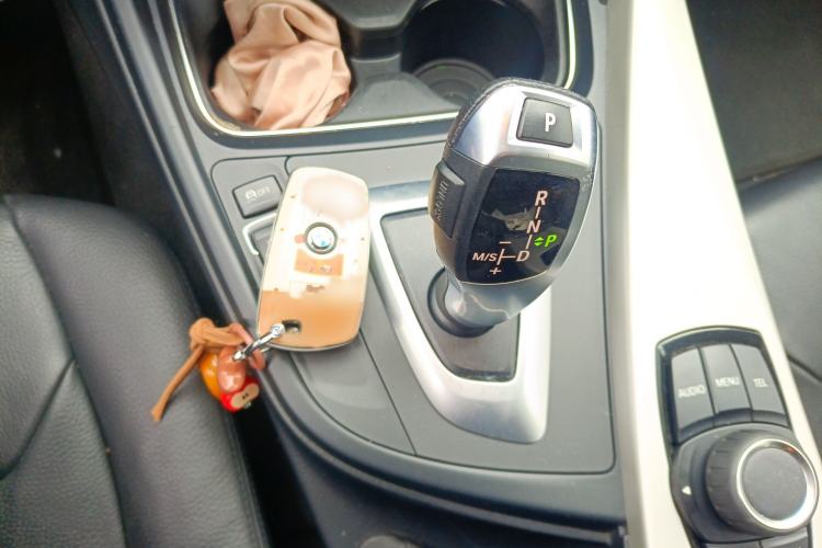 Used BMW 3 Series 2013 320i Sport Edition Gear Lever