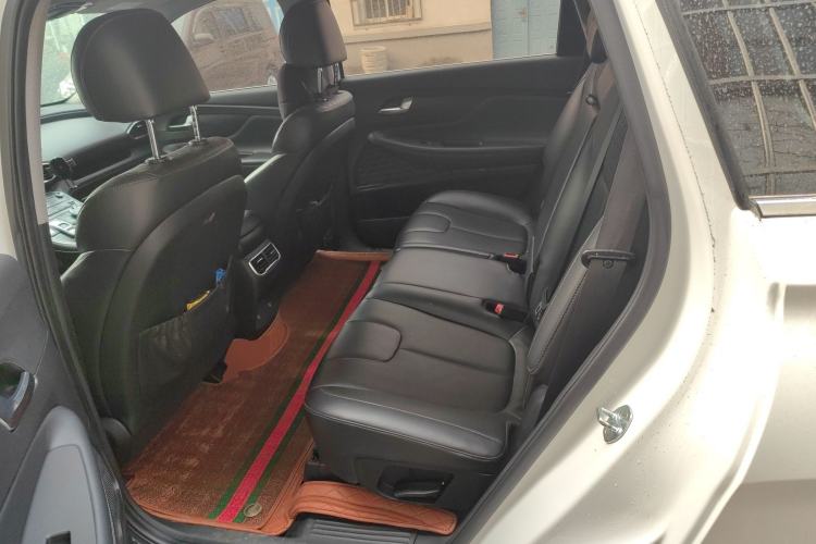 Used Hyundai Santa Fe 2023 Traveler 380T GDi Automatic All-Wheel Drive GLX HTRAC Elite Edition Left Rear Seat