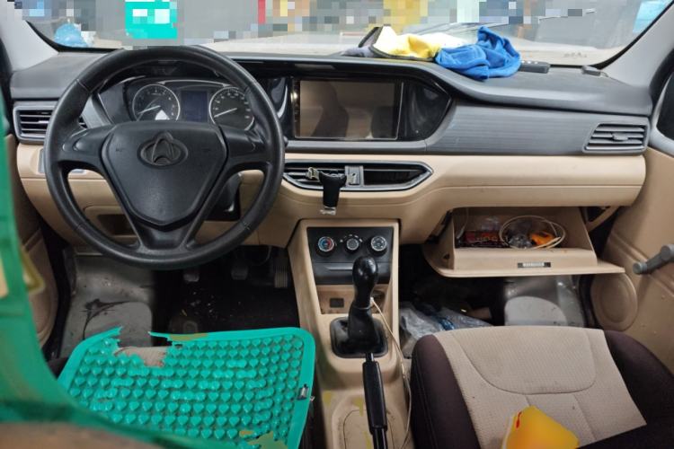 Used CHANGAN KUAYUE Xing V3 2022 1.5L Gasoline Enjoyment Model 2-Seat Van JL473QH Center Console