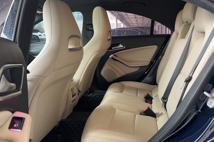 Used Mercedes-Benz CLA 2016 Facelifted CLA 200 Stylish Edition Interior 5
