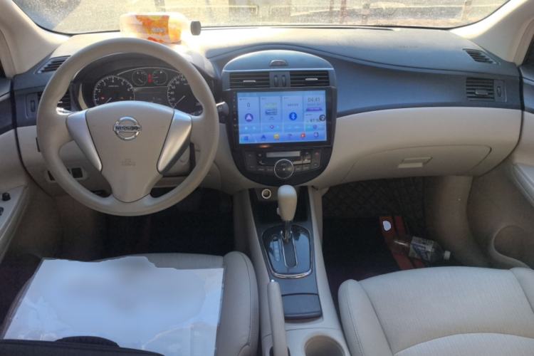 Used Nissan Tiida 2011 1.6L CVT Smart Version Center Console