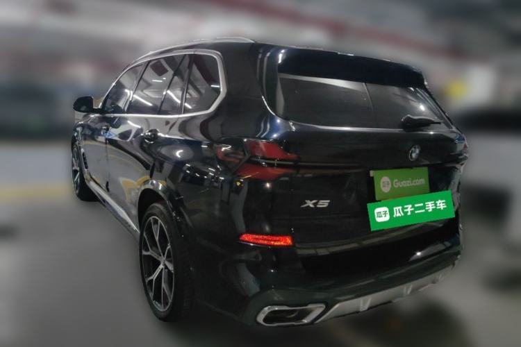 Used BMW X5 2023 xDrive 30Li Luxury M Sport Package
