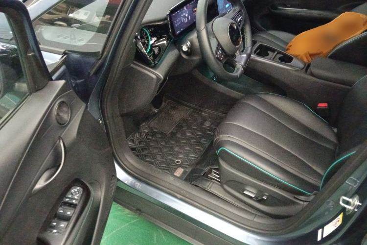 Used BYD Dolphin 2025 Intelligent Driving Version 410 km Fashion Edition
