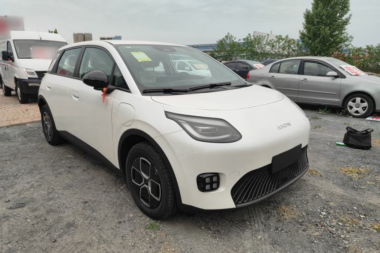 Used AION UT 2025 330 Starlight Edition Front Right 45 Deg