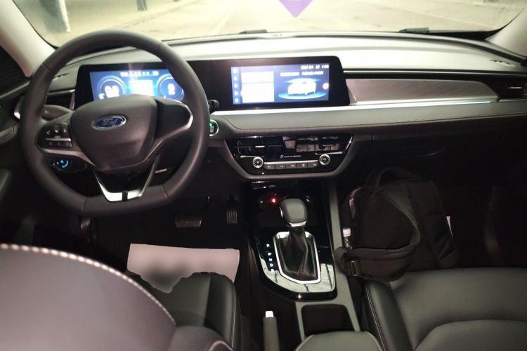 Used Ford Escort 2021 1.5L Automatic Diamond Edition Center Console