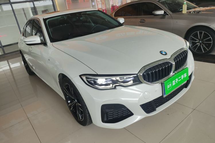 Used BMW 3 Series 2022 325i M Sport Package Front Right 45 Deg