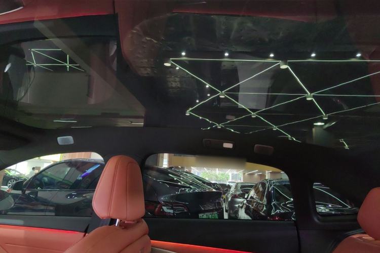 Used ONVO L60 2025 Model—60 kWh Rear-Wheel-Drive Version Headliner