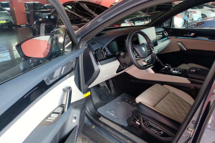 Used BYD Tang New Energy 2022 EV 635 km All-Wheel-Drive Flagship Model Driver Seat