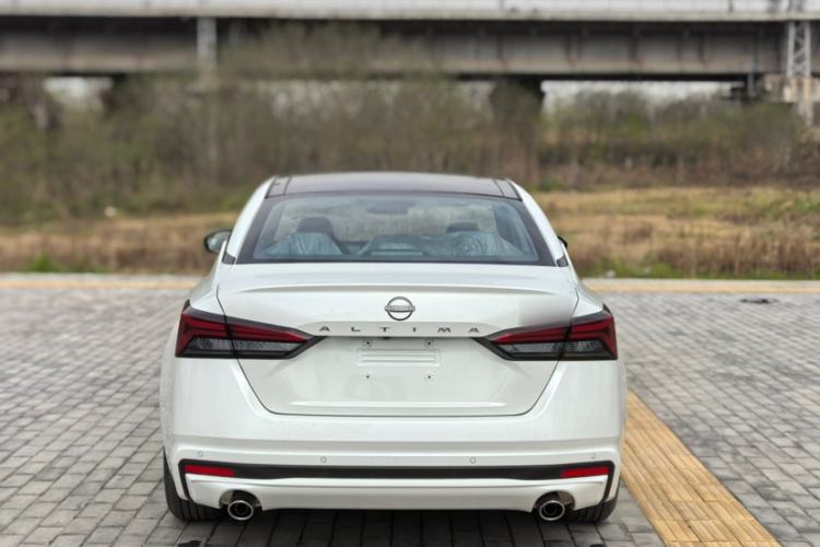 Used Nissan Teana 2022 2.0L XL-TLS Enjoyment Edition Exterior 2