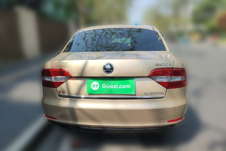 Used Skoda Superb 2013 1.8TSI Automatic Yashi Edition
