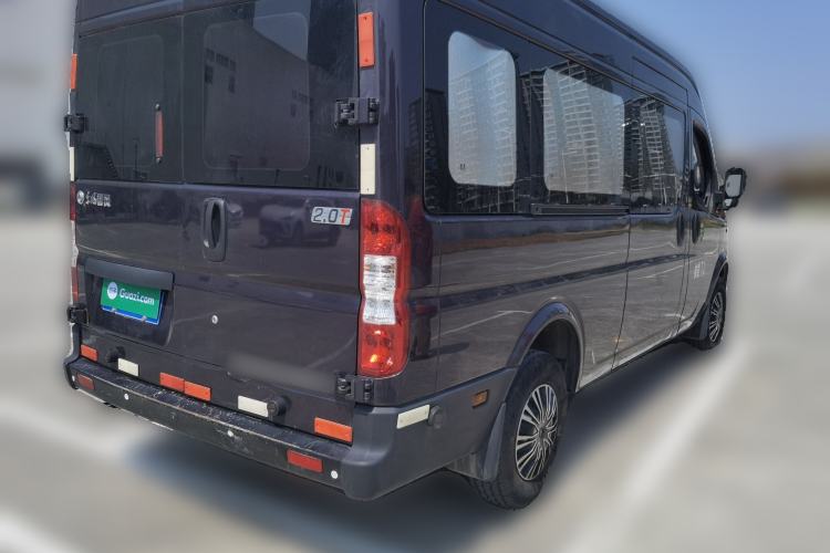 Used Dongfeng Yufeng 2021 2.0T Power King Front-Drive Logistics Vehicle Long Wheelbase Mid-Roof Design 6–9 Seats China VI Emission Standard ZD20
