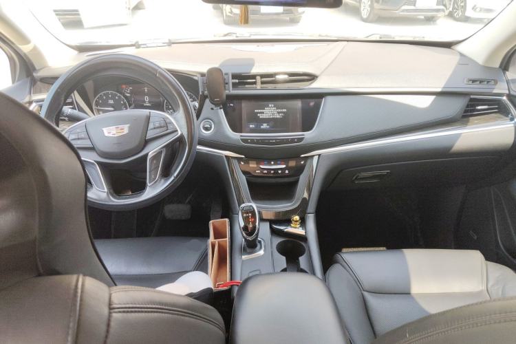 Used Cadillac XT5 2018 25T Luxury Model
