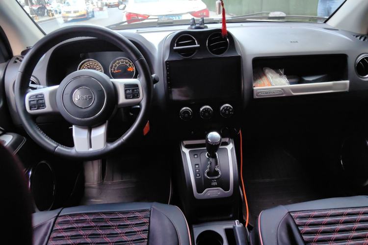 Used Jeep Compass 2014 2.4L Four-Wheel Drive Serpentine Collection Edition