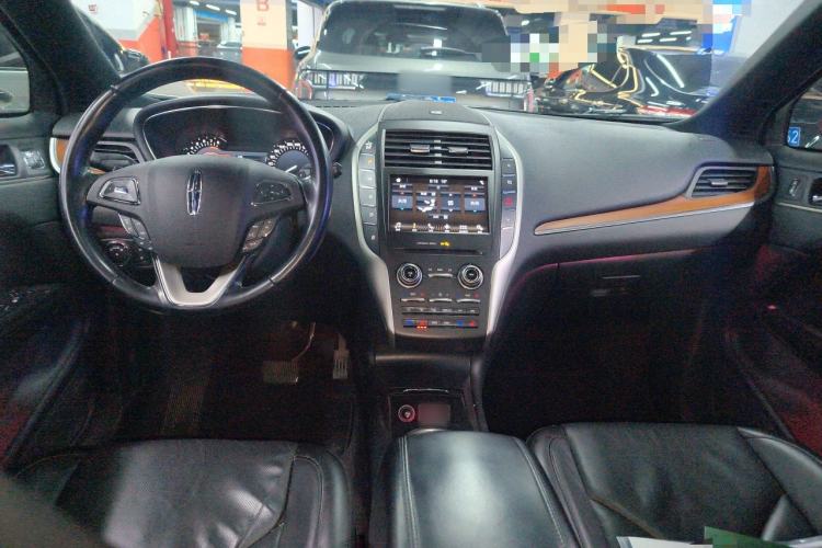 Used Lincoln MKC 2018 2.0T Four-Wheel Drive Zunya Edition Center Console