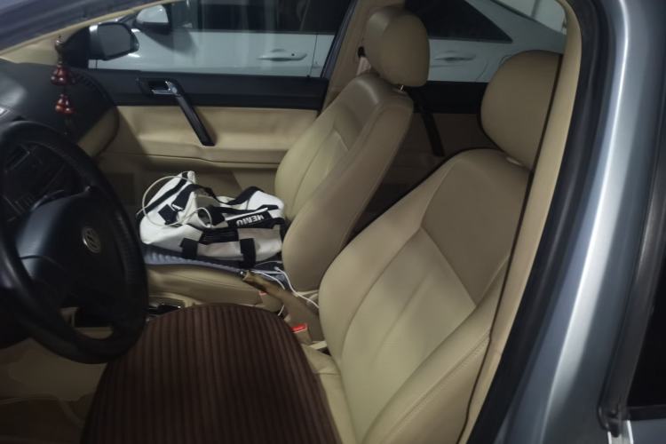 Used Volkswagen Polo 2009 Jingqing 1.6L Automatic Fashion Edition Left Front Seat