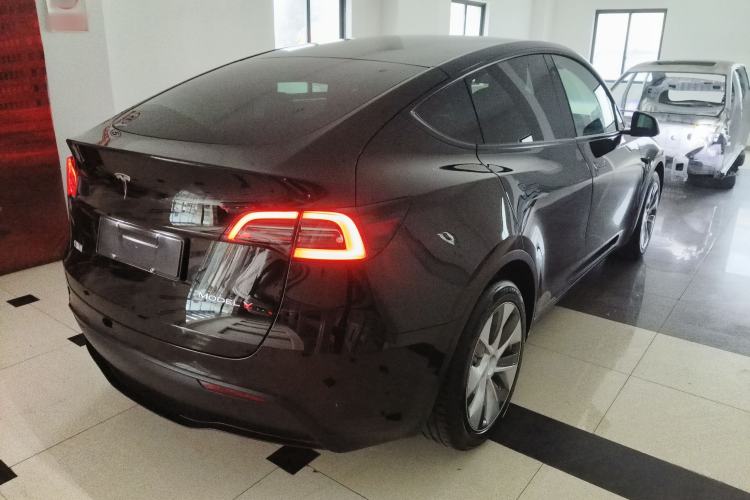 Used Tesla Model Y 2022 Long-Range All-Wheel-Drive Version
