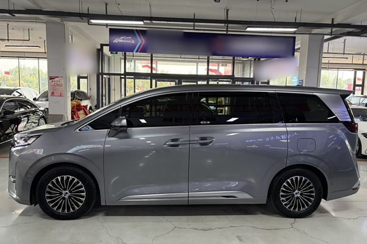 Used Denza D9 2022 DM-i 970 Four-Wheel Drive Flagship Model
