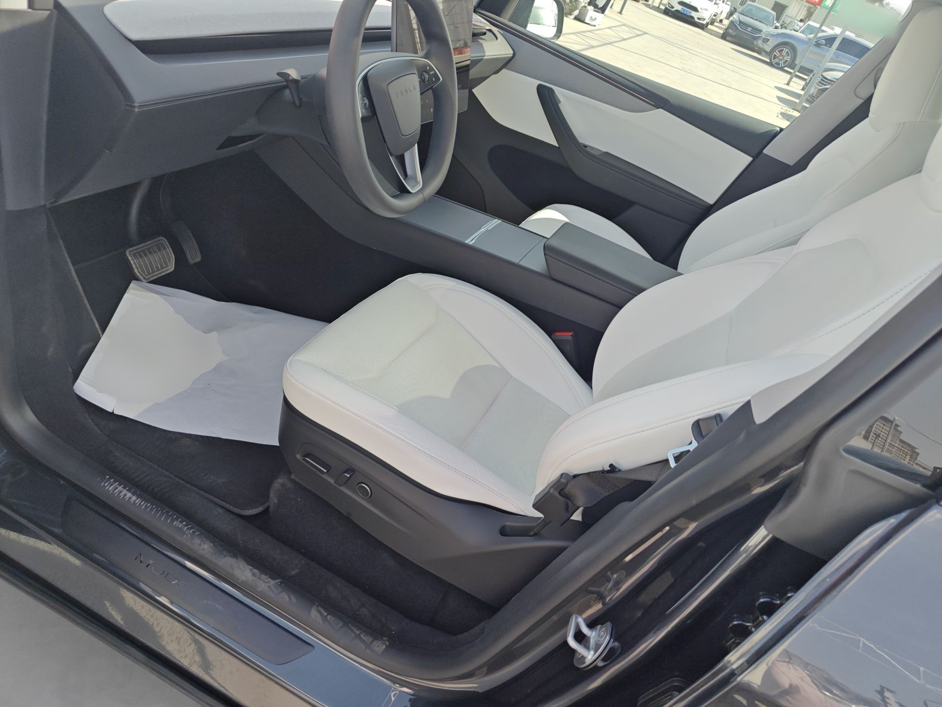 Переднее сиденье в автомобиле