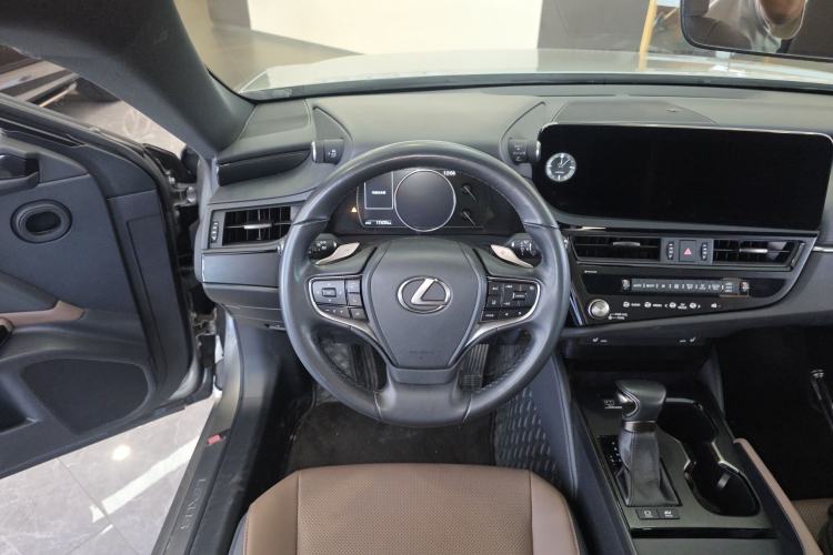 Used Lexus ES 2022 300h Excellence Edition Steering Wheel
