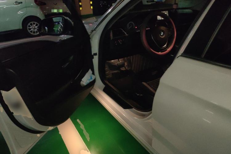 Used BMW 3 Series 2016 320Li Ambition Model
