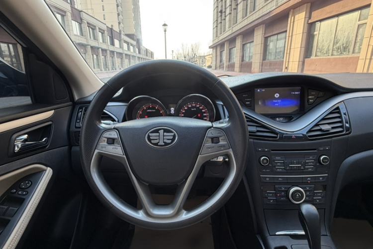 Used Bestune B70 2014 2.0L automatic luxury version
