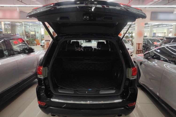 Used Jeep Grand Cherokee 2017 3.0L Comfort Navigation Edition
