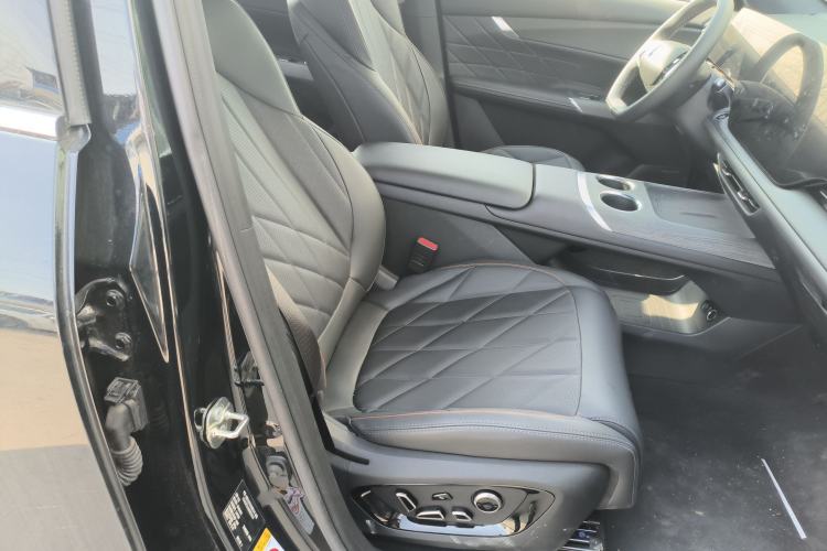 Used CHANGAN CS75 PLUS 2025 4th Generation UItra 2.0T New Blue Whale Smart Intelligent Powertrain Version
