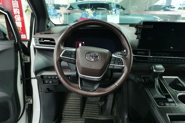 Used Toyota SIENNA 2021 2.5L Hybrid Platinum Edition
