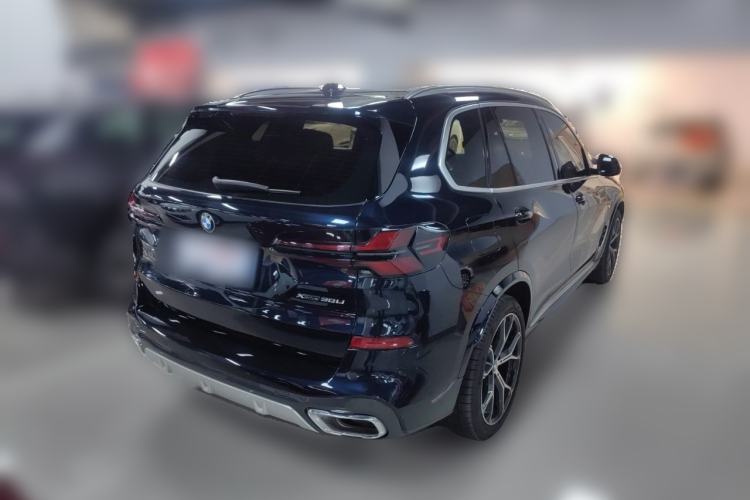 Used BMW X5 2023 xDrive 30Li Luxury M Sport Package
