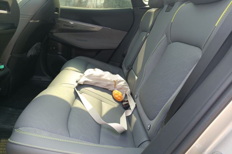 Used Lynk & Co 08 EM-P 2025 120km Long-Range Halo